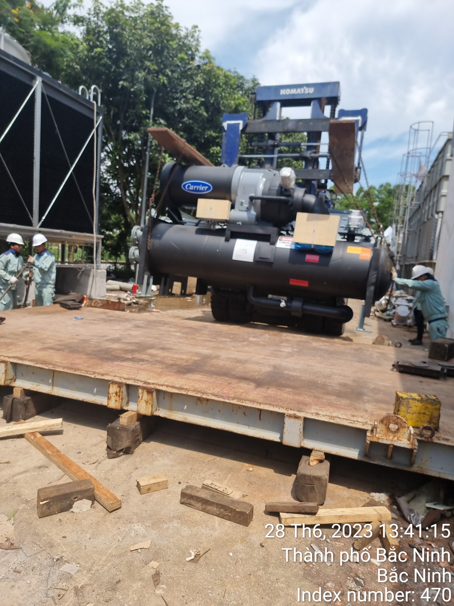 Thi công đường ống gió và hệ thống xử lý không khí AHU cấp lạnh nhà xưởng H1, H2
